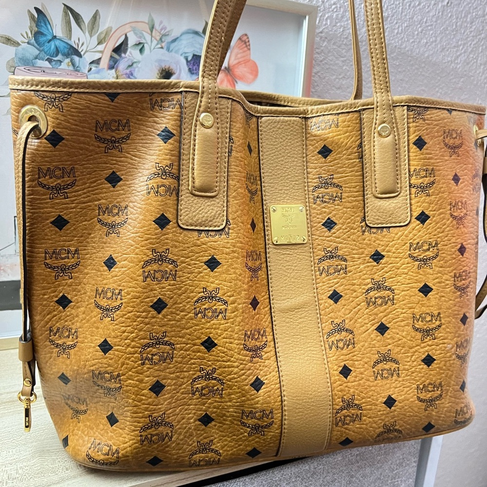 MCM TOTE